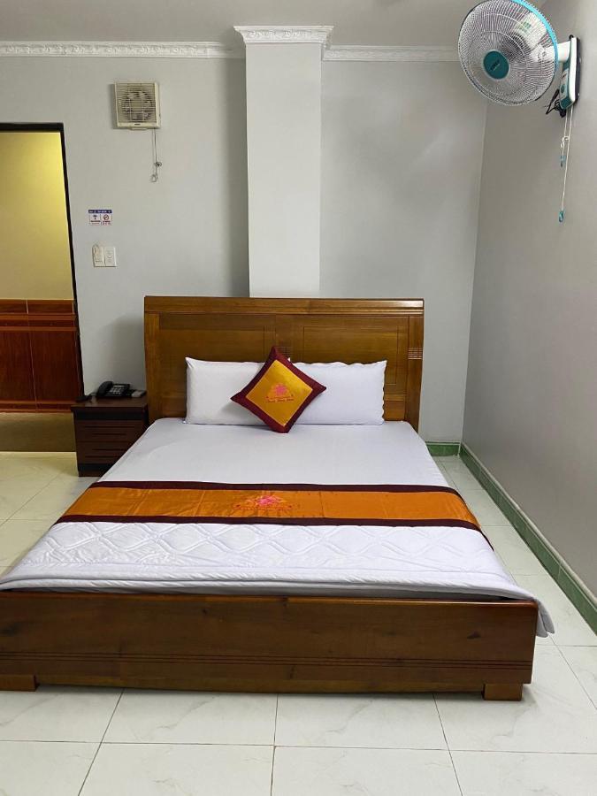 Khách Sạn Thanh Hồng Thành Pho Ho Chí Minh Esterno foto