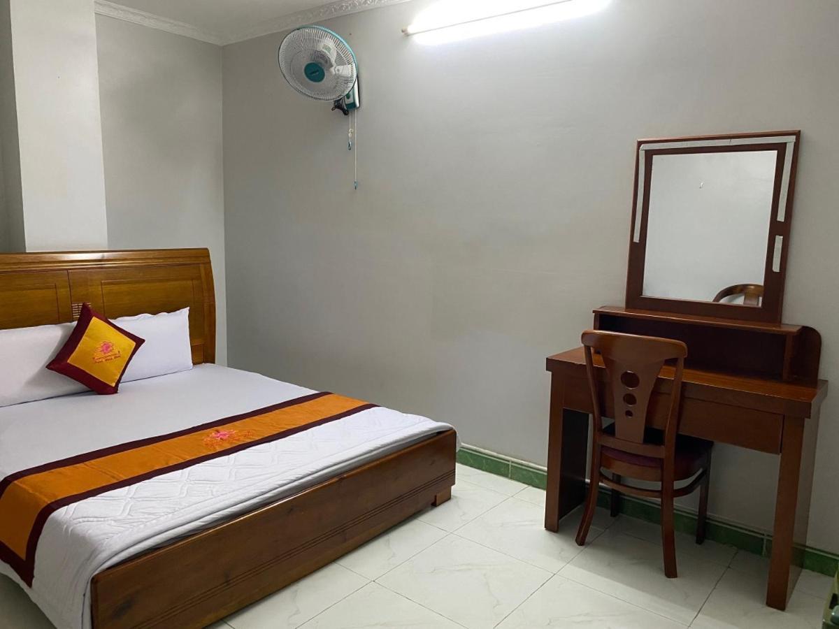 Khách Sạn Thanh Hồng Thành Pho Ho Chí Minh Esterno foto