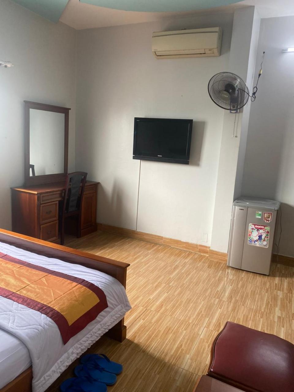 Khách Sạn Thanh Hồng Thành Pho Ho Chí Minh Esterno foto